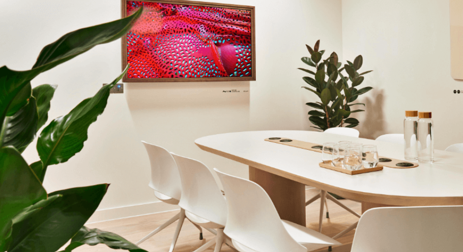 Desk Hoteling vs Hot Desking